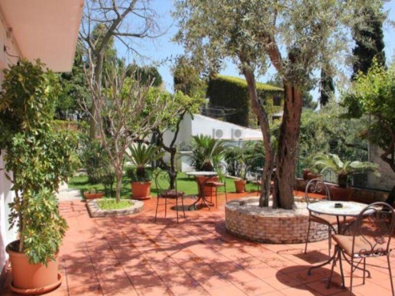 Hotel Garden 2*