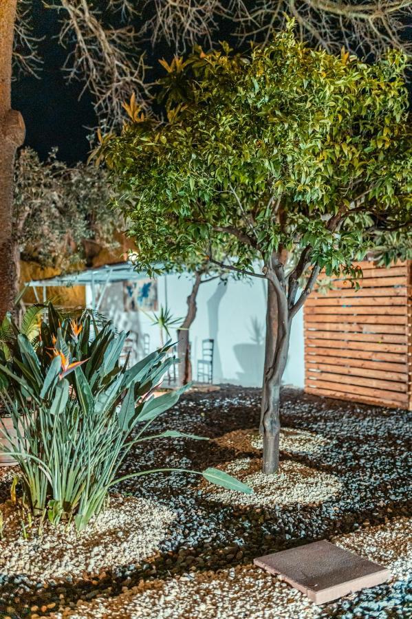 Garden Hotel 2*