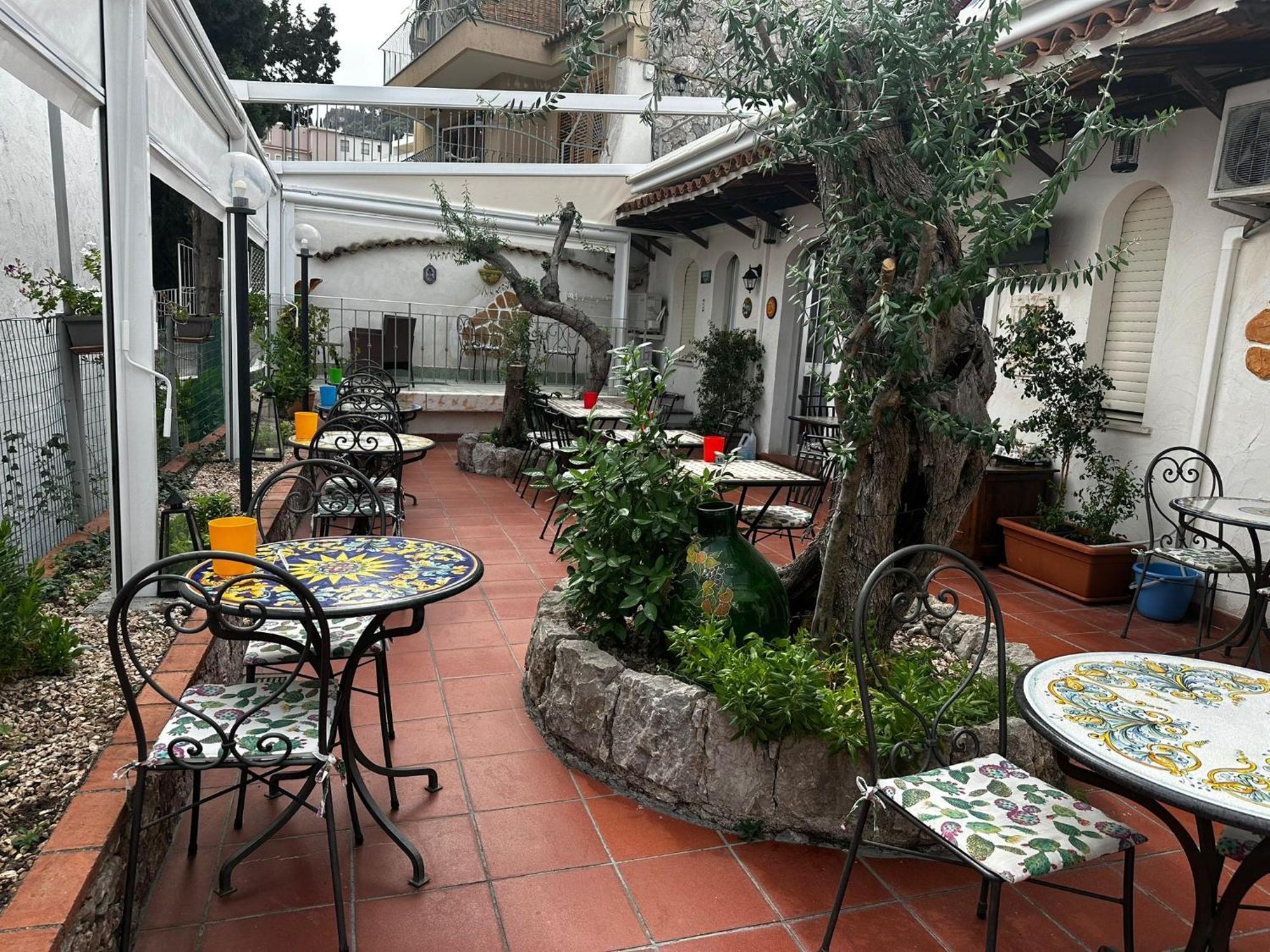 Hotel Garden 2*